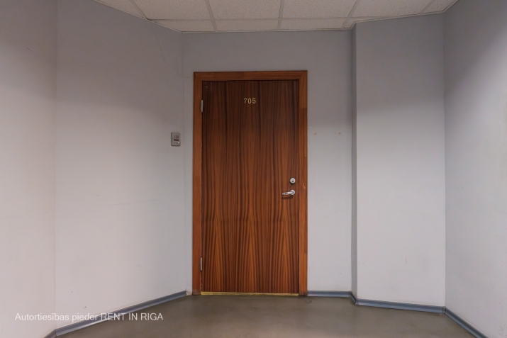 Sludinājumi. Birojs ar 3 telpām 7.stāvā Ganību dambī 36.  + 1 lielā telpa 48 kvm, 2 kabineti, katrs 14 kvm, un 1 Cena: 449 EUR/mēn Foto #9