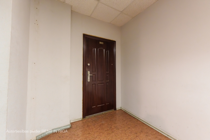 Sludinājumi. Birojs ar panorāmas skatu Ganību dambī 36.  + 1 telpa. + Logi divās telpās pusēs. + Lamināta grīda. Cena: 257 EUR/mēn Foto #4