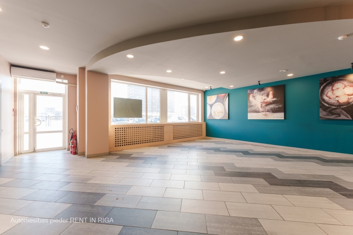 Sludinājumi. Izīrē kafejnīcas telpas Skanstē.  Telpu grupas izmantošanas veids - kafejnīca (kods 1230). Ir Cena: 1200 EUR/mēn Foto #1