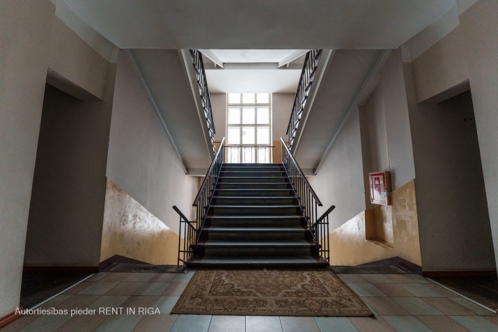 Sludinājumi. Iznomā 3-stāvu administratīvo ēku.  Celtne atrodas jauktas centra apbūves teritorijā (JC4) un to Cena: 7500 EUR/mēn Foto #5