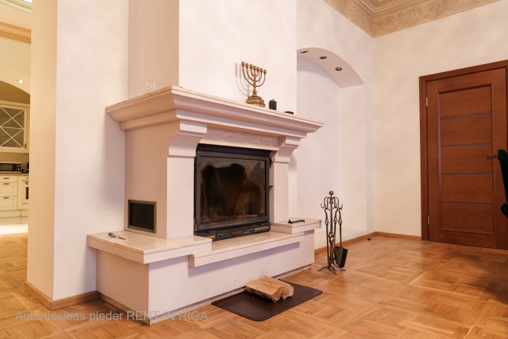 Sludinājumi. Tiek pārdots 3-istabu dzīvokli Vecrīgā blakus Doma laukumam, dzīvoklis atguvis savu sākotnējo Cena: 370000 EUR Foto #5