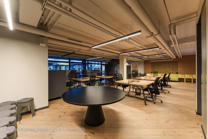 Sludinājumi. Biroja telpas E. Birznieka - Upīša ielā 21.  + Gaumīgi un kvalitatīvi iekārtotas un uzreiz pieejams Cena: 3300 EUR/mēn Foto #4