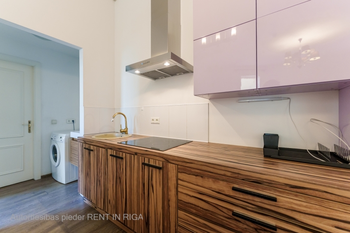 Sludinājumi. Tiek pārdots 2 istabu dzīvoklis atjaunotā jūgendstila ēkā Rīgas centrā.  Ēka piederēja tās projekta Cena: 120000 EUR Foto #9