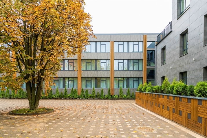 Sludinājumi. 2-istabu dzīvoklis Jaunajā projektā Vairoga ielā 32.   Tas atrodas klusajā un zaļajā Teikas rajonā. Cena: 63000 EUR Foto #2