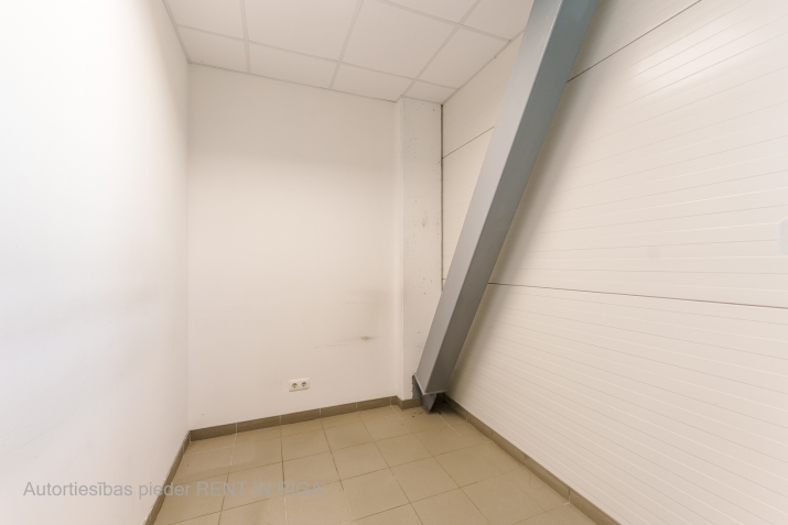 Sludinājumi. Jauna noliktava ar dzelzceļa pievadu. Rampas no 2 pusēm:(auto rampa + dzelzceļa rampa).   Gāzes Cena: 8852 EUR/mēn Foto #8