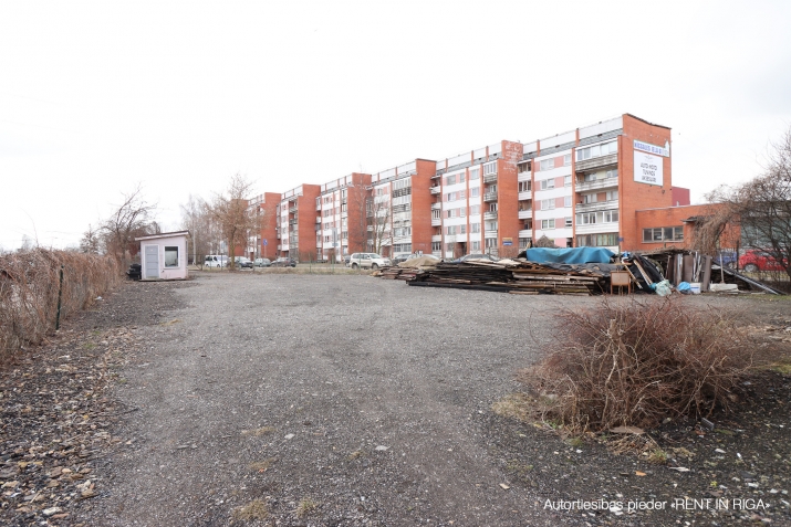 Sludinājumi. Iznomā atsevišķi stāvošu divstāvu ēku Dārzciemā.  Attīstīta sabiedriskā transporta infrastruktūra Cena: 1400 EUR/mēn Foto #3