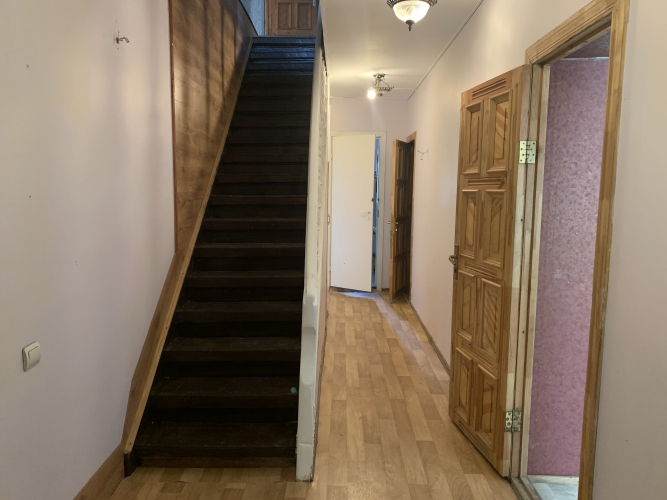 Sludinājumi. Iznomā atsevišķi stāvošu divstāvu ēku Dārzciemā.  Attīstīta sabiedriskā transporta infrastruktūra Cena: 1400 EUR/mēn Foto #4