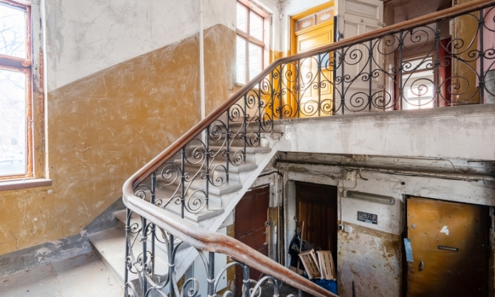 Объявление. Продаётся многоквартирный деревянный дом на улице Бривибас.  В здании находятся: Магазин 1 - 100,2 Цена: 140000 EUR Foto #7