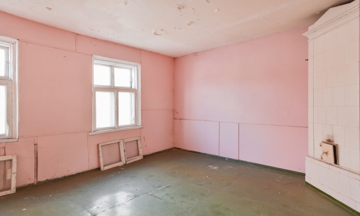 Объявление. Продаётся многоквартирный деревянный дом на улице Бривибас.  В здании находятся: Магазин 1 - 100,2 Цена: 140000 EUR Foto #9