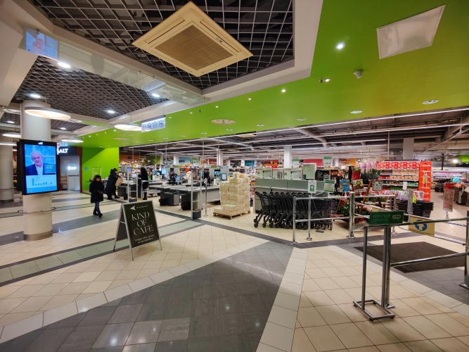 Sludinājumi. Iznomā tirdzniecības platību 2.stāvā TC LIIBA, Ķekavā.  Uz 2.stāvu ved gan eskalatori, gan lifti. Cena: 2100 EUR/mēn Foto #8