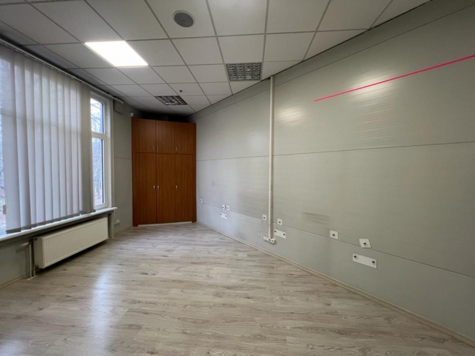 Sludinājumi. Iznomā telpas Zolitūdē, t/c \'IXO\'.  + 2. stāvs. + Pie ēkas bezmaksas autostāvvieta; + Pieejams Cena: 750 EUR/mēn Foto #8