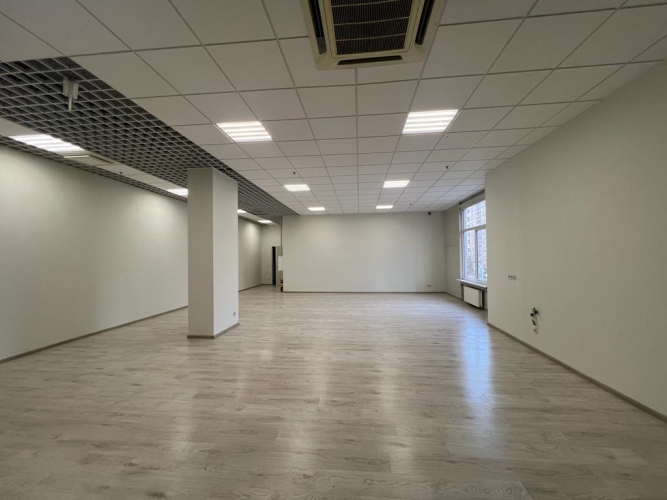 Sludinājumi. Iznomā telpas Zolitūdē, t/c \'IXO\'.  + 2. stāvs. + Pie ēkas bezmaksas autostāvvieta; + Pieejams Cena: 750 EUR/mēn Foto #3