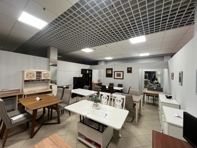 Sludinājumi. Iznomā tirzniecības telpas Zolitūdē, t/c \'IXO\'.  + 2. stāvs. + Pie ēkas bezmaksas autostāvvieta; + Cena: 285 EUR/mēn Foto #3