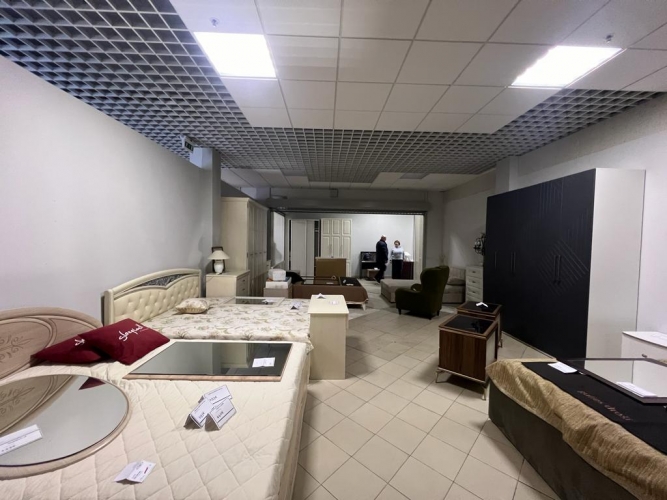 Sludinājumi. Iznomā tirzniecības telpas Zolitūdē, t/c \'IXO\'.  + 2. stāvs. + Pie ēkas bezmaksas autostāvvieta; + Cena: 456 EUR/mēn Foto #4