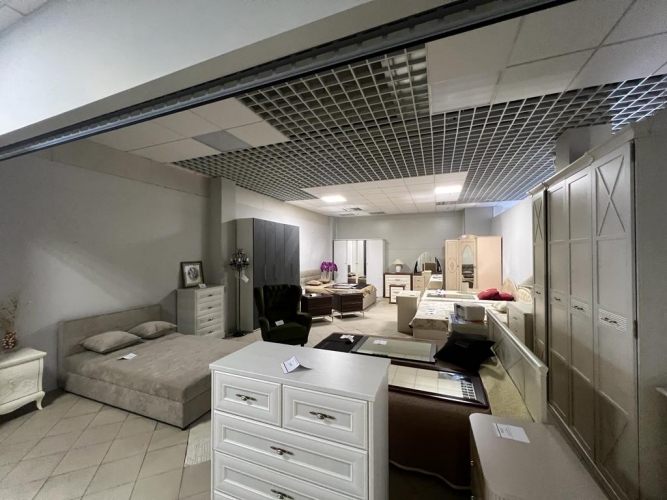 Sludinājumi. Iznomā tirzniecības telpas Zolitūdē, t/c \'IXO\'.  + 2. stāvs. + Pie ēkas bezmaksas autostāvvieta; + Cena: 456 EUR/mēn Foto #2