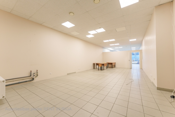 Объявление. Аренда помещения в Кенгараге  + 1 этаж; + Большие витрины; + Арендатор может построить свой вход с Цена: 1312 EUR/мес. Foto #3