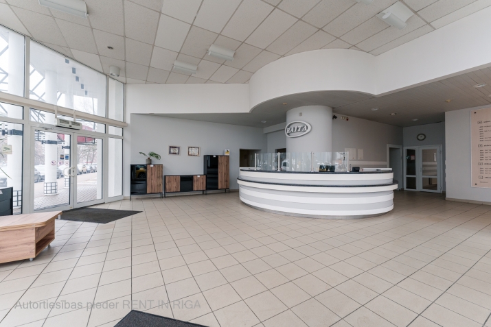 Sludinājumi. Piedāvājumā telpas Ķengaragā.  + 1. stāvs; + Platība sastāv no atvērta telpas; + Nomniekam Cena: 5808 EUR/mēn Foto #2