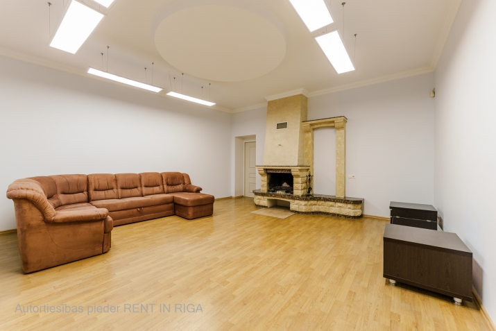 Объявление. Предлагаем в аренду офис, который объединён с квартирой в центре города. Помещение можно Цена: 850 EUR/мес. Foto #5