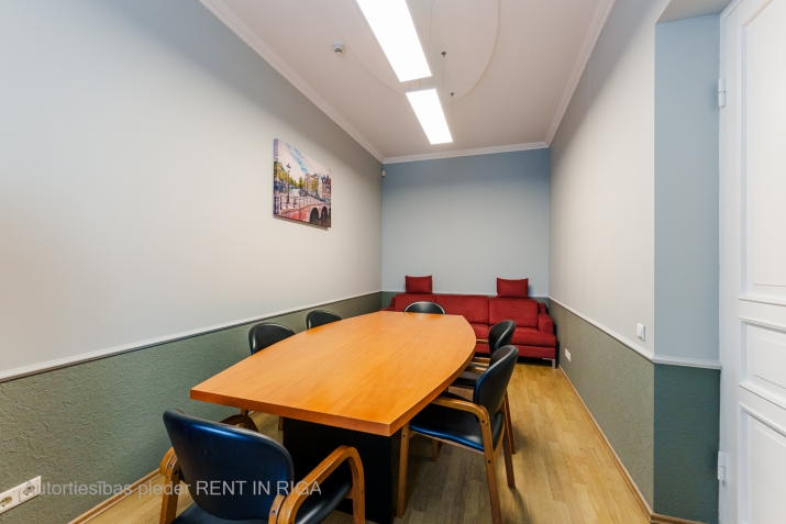 Объявление. Предлагаем в аренду офис, который объединён с квартирой в центре города. Помещение можно Цена: 850 EUR/мес. Foto #3