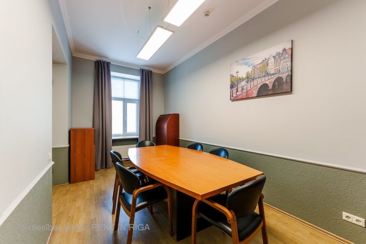 Объявление. Предлагаем в аренду офис, который объединён с квартирой в центре города. Помещение можно Цена: 850 EUR/мес. Foto #4