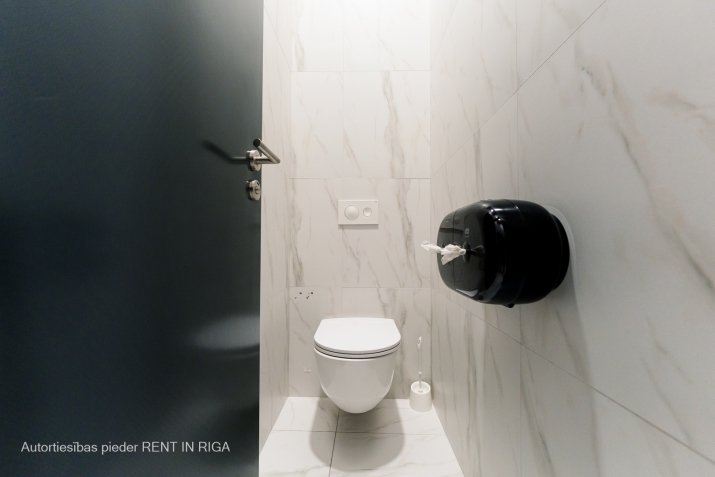 Sludinājumi. Izīrē biroju Krasta ielā. Pilnībā renovēta ēka.  Telpas var aprīkot atbilstoši nomnieka vajadzībām. Cena: 6460 EUR/mēn Foto #8