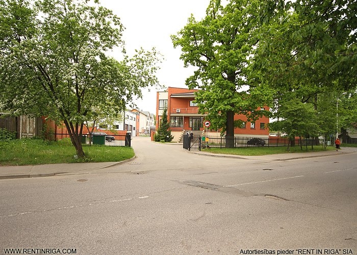 Sludinājumi. Birojs Slokas ielā. Fiksēta nomas maksa. Nomas maksā ir iekļaiti komunālie maksājumi, stāvvieta, Cena: 671 EUR/mēn Foto #9
