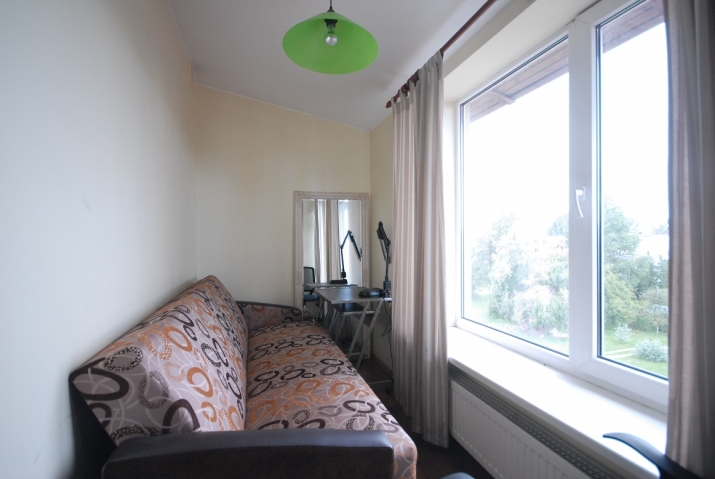 Sludinājumi. Ilgtermiņā izīrē penthouse dzīvokli ar 2 izolētām istabām netālu no klusā centra un vēstniecību Cena: 600 EUR/mēn Foto #6