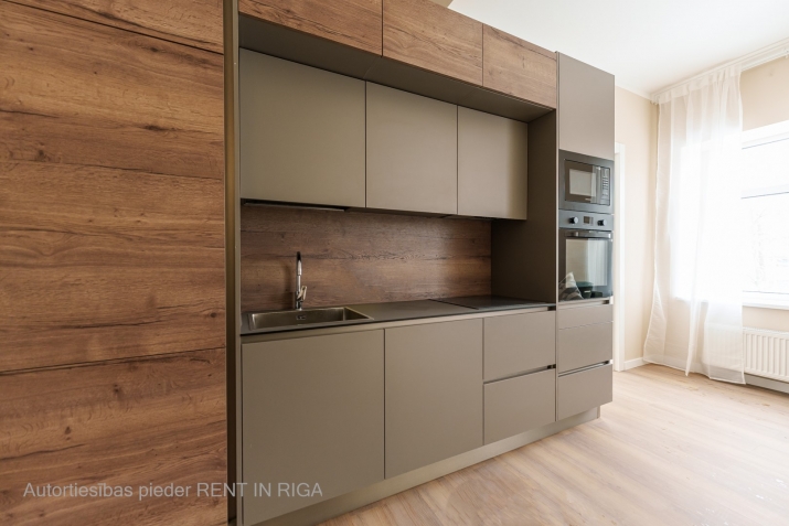 Sludinājumi. Moderns un ērts 2 istabu dzīvoklis pārdošanā Apšu Rezidence Jūsu dzīvoklī būs viena izolēta istaba, Cena: 127000 EUR Foto #1