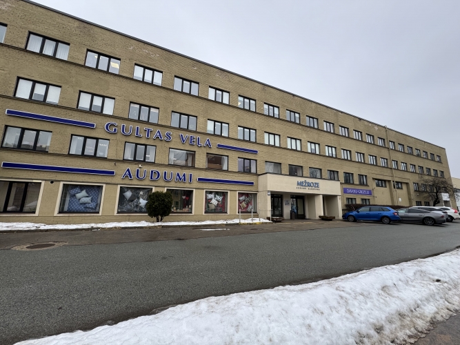 Sludinājumi. Iznomā telpas ražotnei/noliktavai.  Betona grīga, 1. stāvs.  Vārti zemes līmenī. Griestu augstums Cena: 2283 EUR/mēn Foto #4