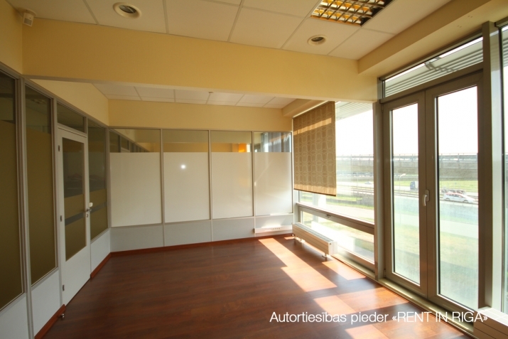 Sludinājumi. Biroja telpas jaunā un prestižā biroju ēkā!   + Platība sastāv no priekštelpas, vairākām atvērta Cena: 3135 EUR/mēn Foto #4