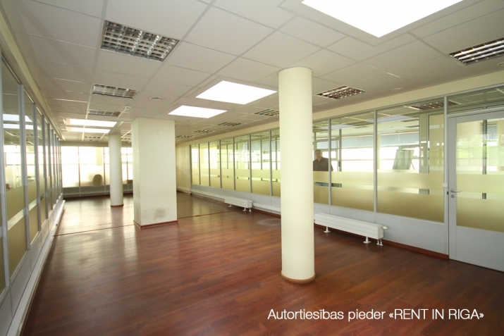 Sludinājumi. Biroja telpas jaunā un prestižā biroju ēkā!   + Platība sastāv no priekštelpas, vairākām atvērta Cena: 3135 EUR/mēn Foto #5