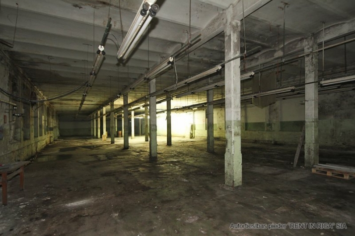 Sludinājumi. Noliktavas telpas Juglā 1 stāvā. Platība sastāv no  atvērta tipa telpas.  Iespējams ūdens un Cena: 2100 EUR/mēn Foto #2