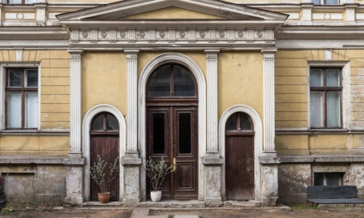 Sludinājumi. Vēsturiska villa Rīgas centrā.  Īpašums sastāv no 2 zemes gabaliem (3591 un 536 kvm) un no 3 Cena: 3e+06 EUR Foto #3