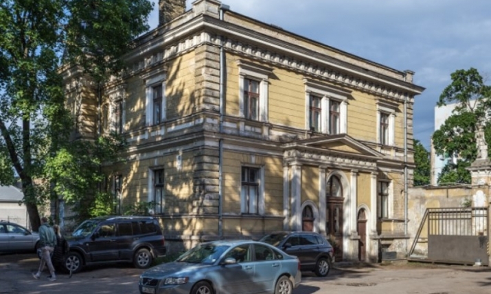 Sludinājumi. Vēsturiska villa Rīgas centrā.  Īpašums sastāv no 2 zemes gabaliem (3591 un 536 kvm) un no 3 Cena: 3e+06 EUR Foto #9