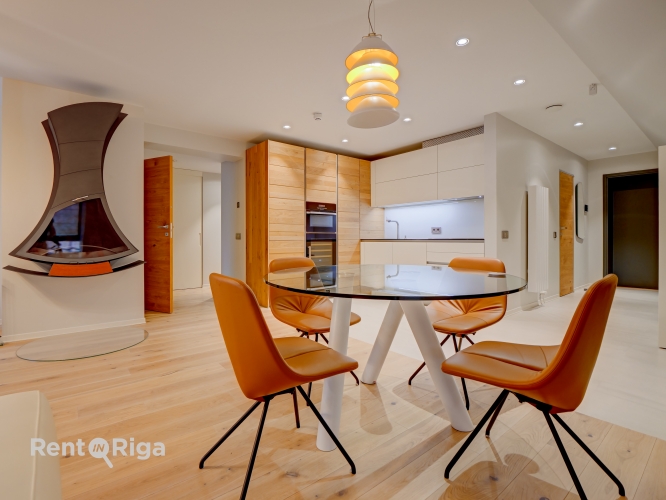 Sludinājumi. Vilhelma Nami Miesnieku ielā 13, 15 un 17 iespējams ir iekārojamākās adresēs Rīgā. Senatnes elpa Cena: 3029 EUR/mēn Foto #9