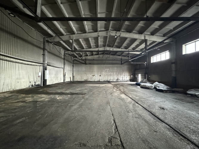 Sludinājumi. Kravu ostas terminālis \'Port Magnat\' piedāvā nomāt noliktavu telpas.  Noliktava BEZ apkures. Cena: 3440 EUR/mēn Foto #3