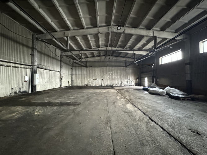 Sludinājumi. Kravu ostas terminālis \'Port Magnat\' piedāvā nomāt noliktavu telpas.  Noliktava BEZ apkures. Cena: 3440 EUR/mēn Foto #4