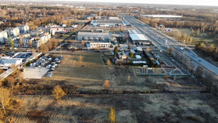 Объявление. A land plot located along Kārļa Ulmaņa gatve, at the intersection with Gramzdas Street. Currently, Цена: 1.1e+06 EUR Foto #7