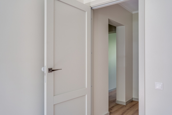 Sludinājumi. Piedāvājumā mūsdienīgs 2 istabu dzīvoklis ar pilnu apdari renovētā projektā Priežu Nami, Kr. Cena: 91800 EUR Foto #5