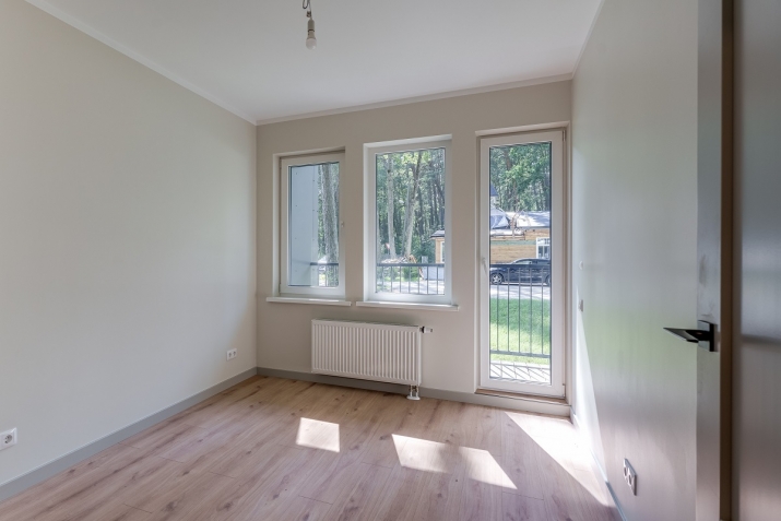 Sludinājumi. Piedāvājumā mūsdienīgs 2 istabu dzīvoklis ar pilnu apdari renovētā projektā Priežu Nami,  Kr. Cena: 106300 EUR Foto #9