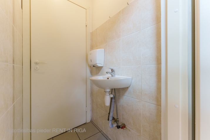 Sludinājumi. Piedāvājumā telpas Kr.Barona un Tallinas ielas krustojumā.  + Lieliska lokācija pilsētas centra; + Cena: 560 EUR/mēn Foto #8