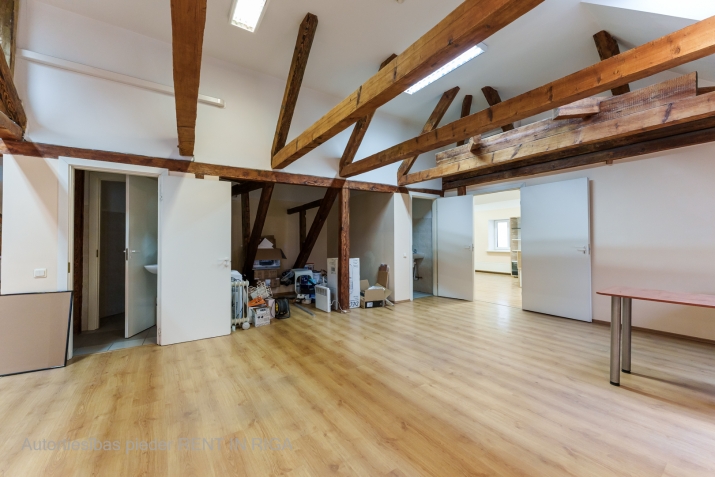 Sludinājumi. Piedāvājumā telpas Kr.Barona un Tallinas ielas krustojumā.  + Lieliska lokācija pilsētas centra; + Cena: 560 EUR/mēn Foto #6