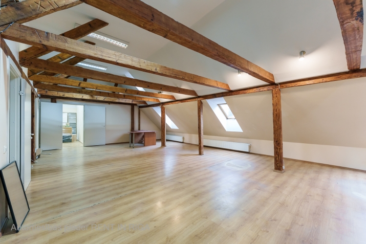 Sludinājumi. Piedāvājumā telpas Kr.Barona un Tallinas ielas krustojumā.  + Lieliska lokācija pilsētas centra; + Cena: 560 EUR/mēn Foto #1