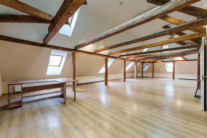 Sludinājumi. Piedāvājumā telpas Kr.Barona un Tallinas ielas krustojumā.  + Lieliska lokācija pilsētas centra; + Cena: 560 EUR/mēn Foto #3