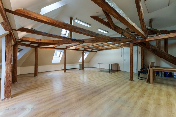 Sludinājumi. Piedāvājumā telpas Kr.Barona un Tallinas ielas krustojumā.  + Lieliska lokācija pilsētas centra; + Cena: 560 EUR/mēn Foto #4