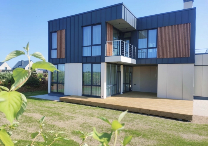 Объявление. В поселке Saliena современная 2-х этажная вилла с полной качественной отделкой и оборудованием.  Цена: 670000 EUR Foto #2