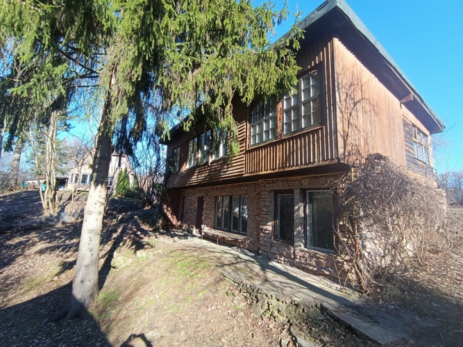 Sludinājumi. Pārdošanā īpašums ar lielu potenciālu   zemes gabals 1399 m2 platībā ar 60-tajos gados celtu māju Cena: 89000 EUR Foto #2