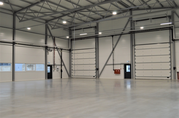 Sludinājumi. Noma pieejama jaunuzcelta noliktavas/ražotnes telpa.  + Ēkas izmēri 24 x 78 m + Ēkas augstums 10m, Cena: 7675 EUR/mēn Foto #4