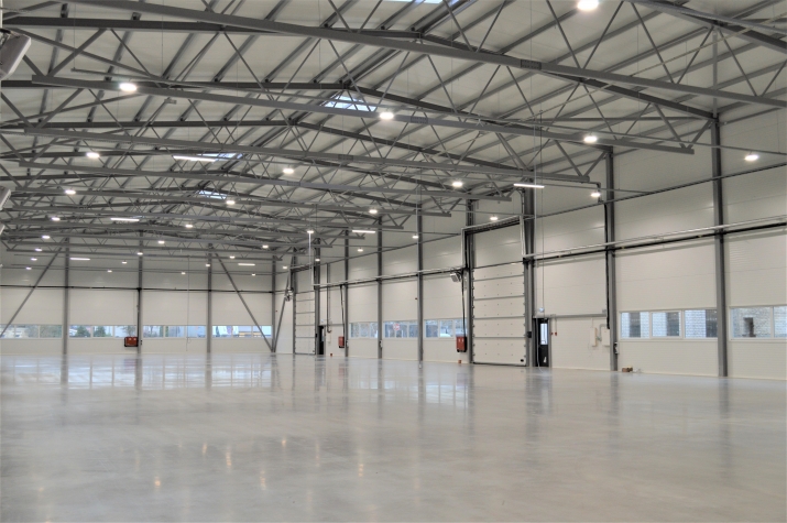 Sludinājumi. Noma pieejama jaunuzcelta noliktavas/ražotnes telpa.  + Ēkas izmēri 24 x 78 m + Ēkas augstums 10m, Cena: 7675 EUR/mēn Foto #3