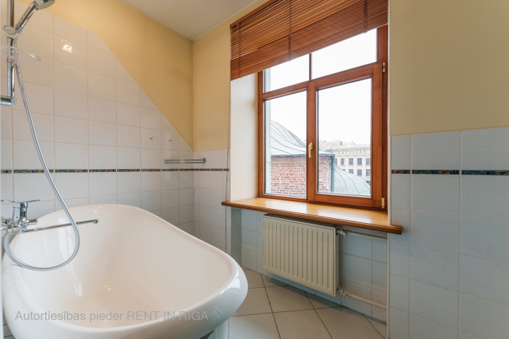 Sludinājumi. Dzīvoklis Vecrīgā ar skatu uz Doma laukumu.  Gaišs studio tipa dzīvoklis, kas sastāv no Cena: 201000 EUR Foto #7